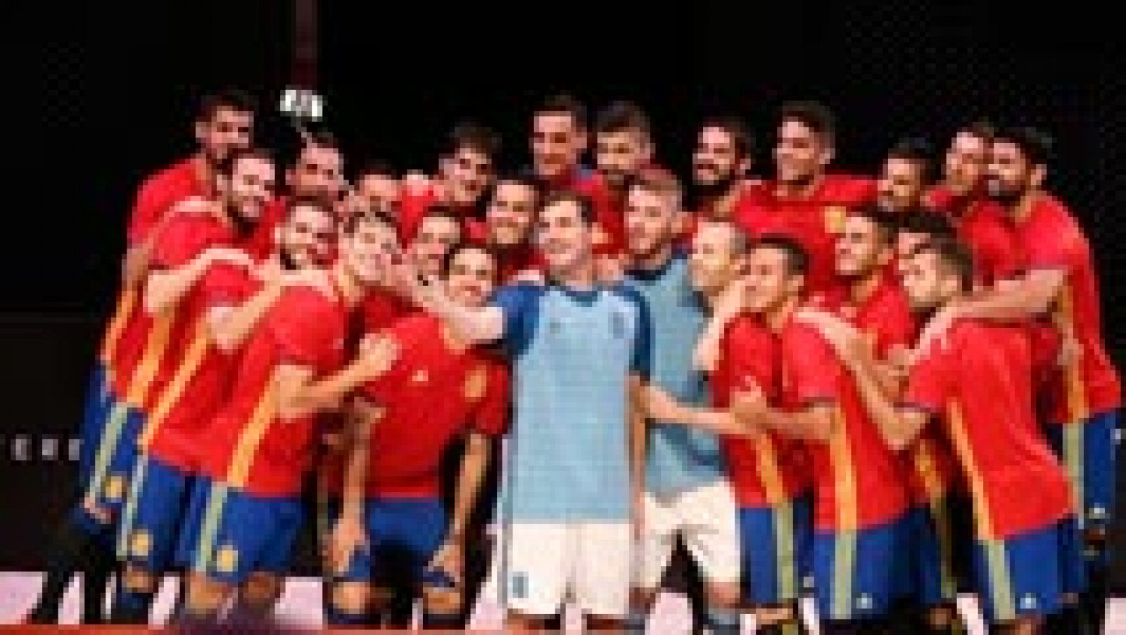Fútbol | Selección española | Casillas, en la presentación de la nueva equipación: "España siempre aspira al - RTVE.es