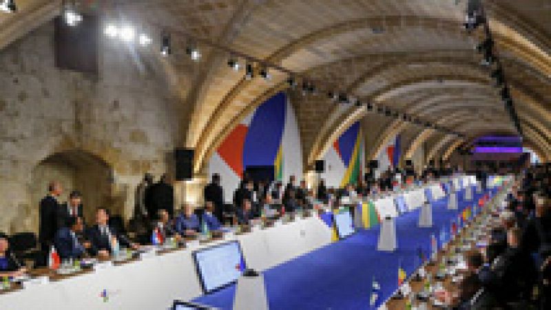 La UE y África celebran una cumbre en Malta sobre inmigración