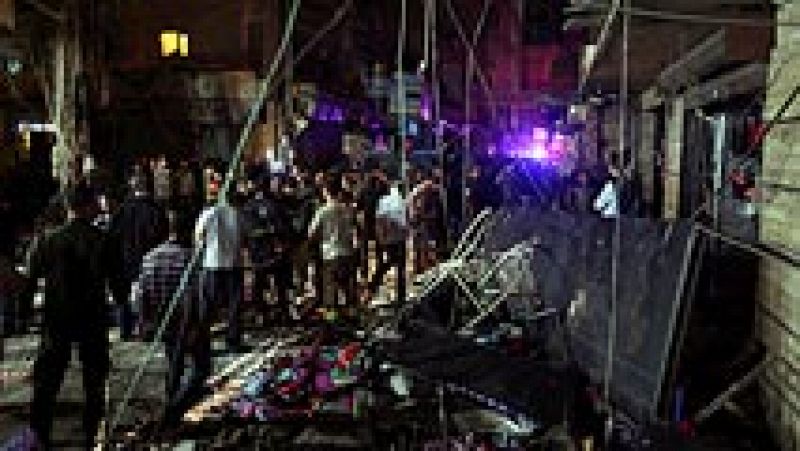 Un doble atentado suicida causa decenas de muertos en un barrio de Beirut controlado por Hizbulá