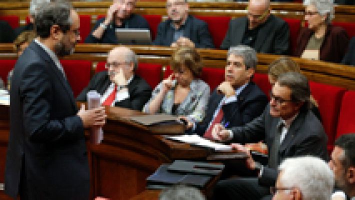 Telediario 1 - El 'no' a la independencia de Cataluña gana por un punto a los que quieren la secesión en el sondeo del CEO