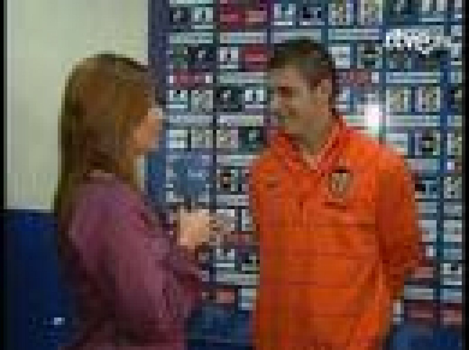 El jugador del Valencia C.F, Joaquín Sanchez, comparece en la zona mista tras finzalizar el partido que su equipo ganó al Getafe por 0 a 3.