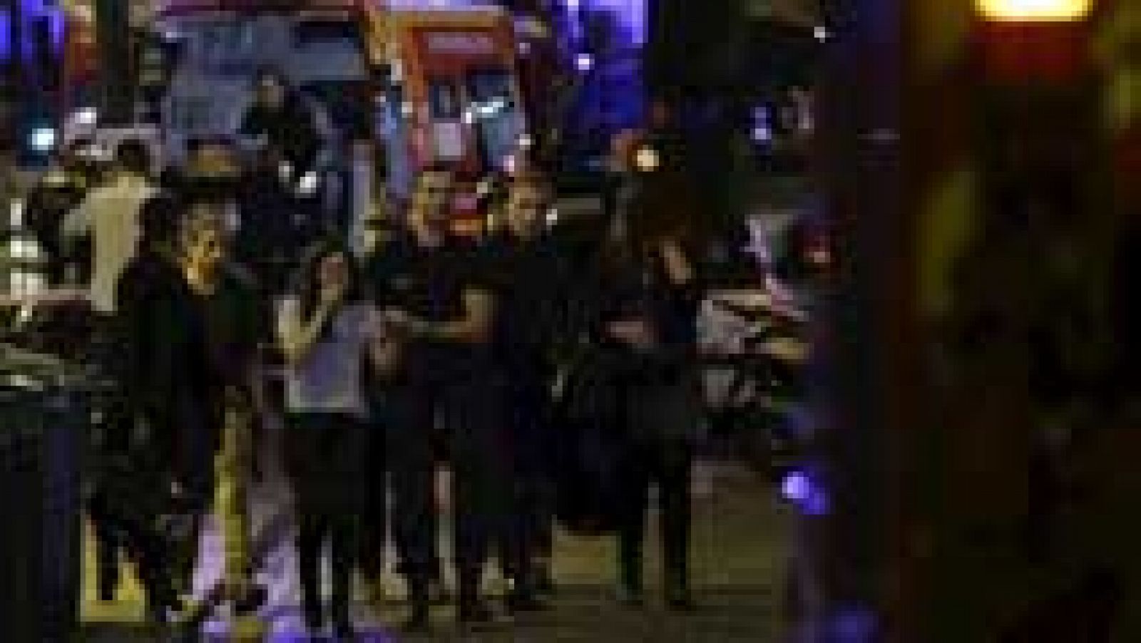 Telediario 1: Al menos 127 muertos y casi 200 heridos en seis ataques yihadistas en Paris | RTVE Play