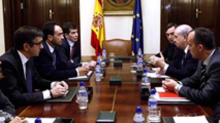 Telediario 1 - Los políticos españoles muestran su solidaridad con Francia