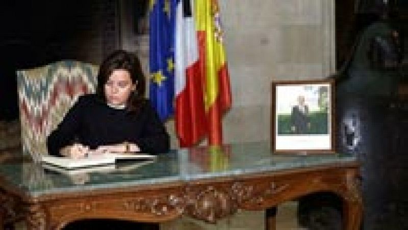 La vicepresidenta del Gobierno, Soraya Saénz de Santamaría, confirma la muerte de Juan Alberto González Garrido en los atentados de París.