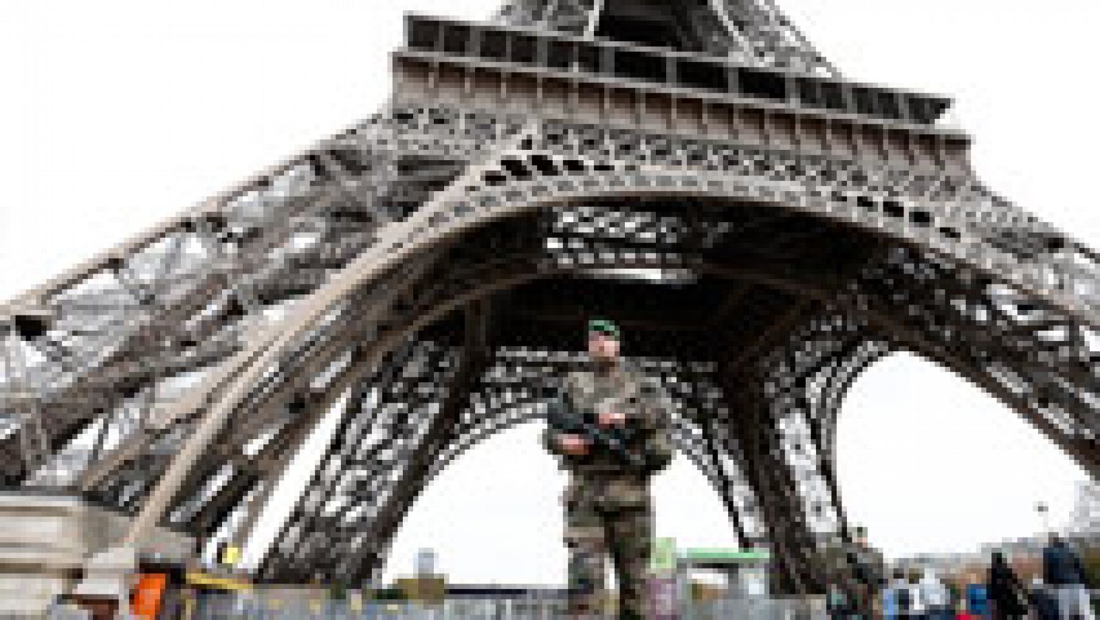 Atentados en París: "Los atentados de París fueron anunciados expresamente en el mes de julio"