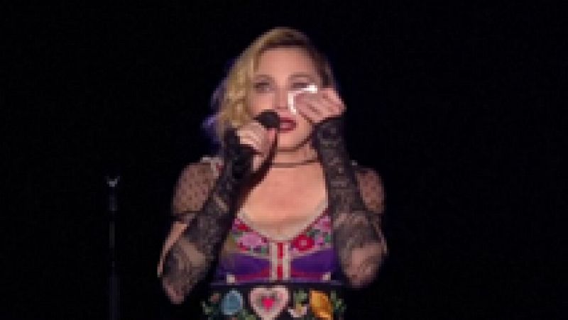 Madonna canta a las víctimas de París en Estocolmo