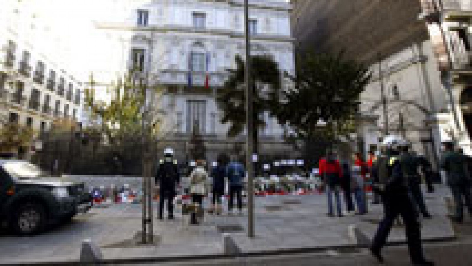 Telediario 1: Concentración en la embajada de Francia en España | RTVE Play