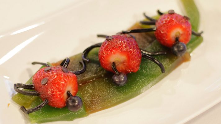  - Mariquita de fresa y chocolate postres