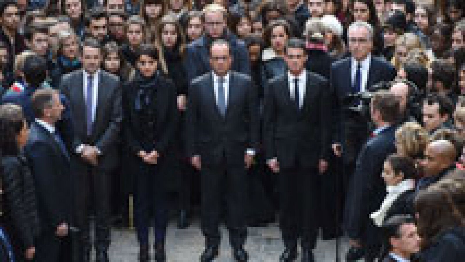 Atentados en París: Minuto de silencio en París por los atentados del 13 de noviembre