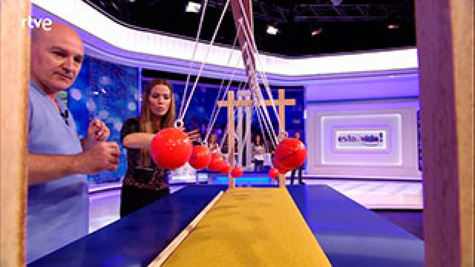  ¿Cómo se transmite la información de neurona a neurona?