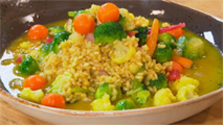 RTVE Cocina - Arroz integral con verduras y cítricos
