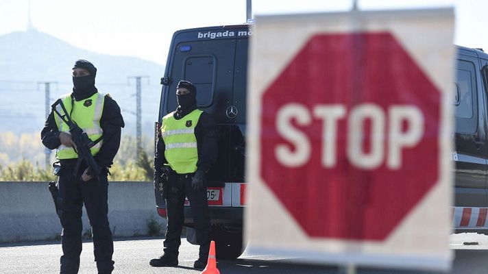 Telediario 1 - España refuerza los dispositivos de vigilancia aunque mantiene el nivel 4 de alerta