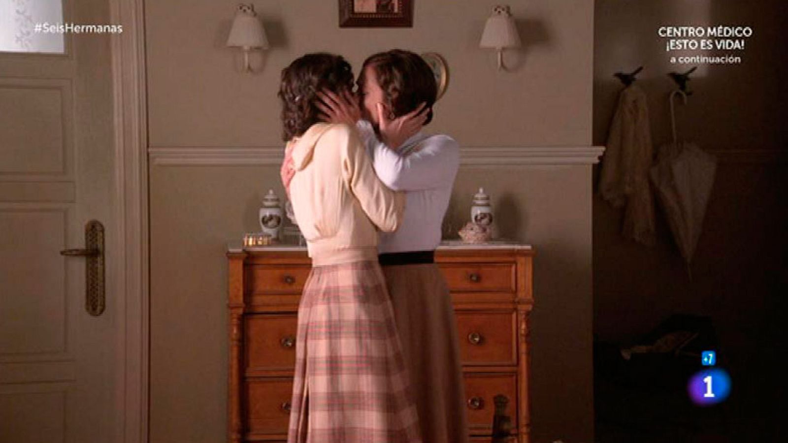 Seis Hermanas - Celia y Aurora se despiden con un beso