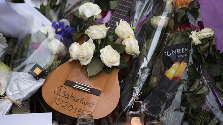Telediario 1 - Historias de solidaridad en medio de los atentados en París