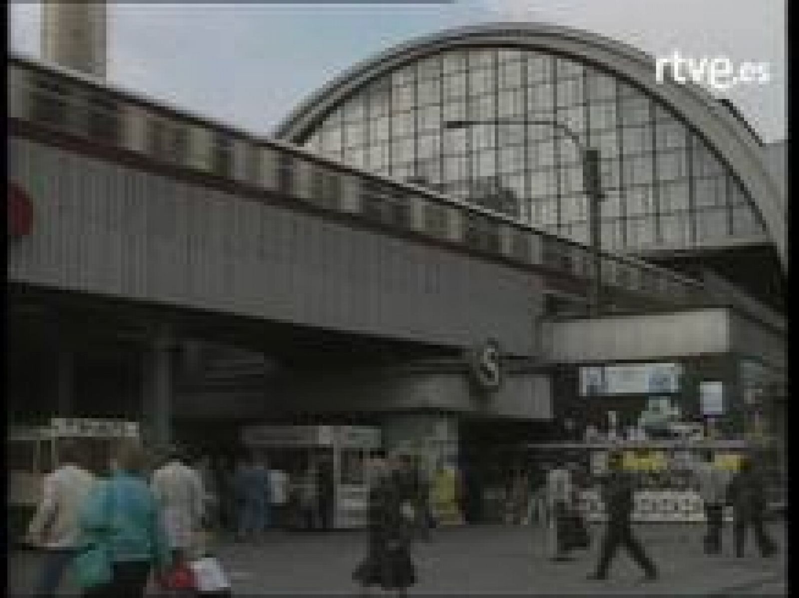 Fue noticia en el Archivo de RTVE: 1990: el Muro de Berlín, un año después | RTVE Play