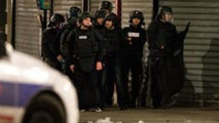 Telediario 1 - Atentado en París: Operación en Saint Denis