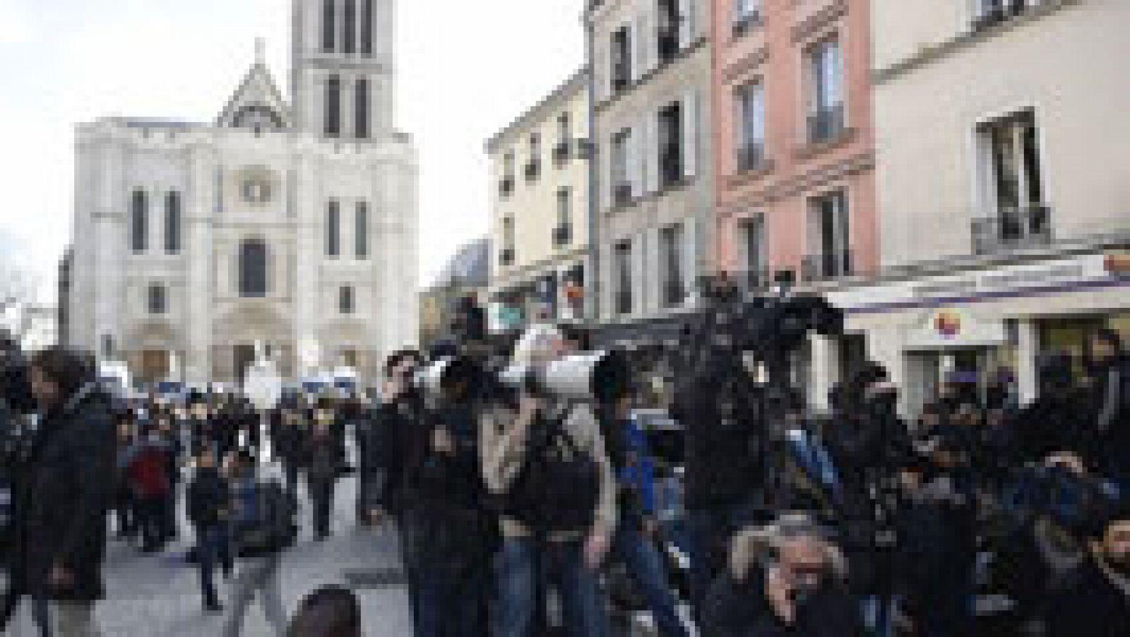 Telediario 1: Los vecinos de Saint-Denis evacuados, colegios y metro cerrados  | RTVE Play