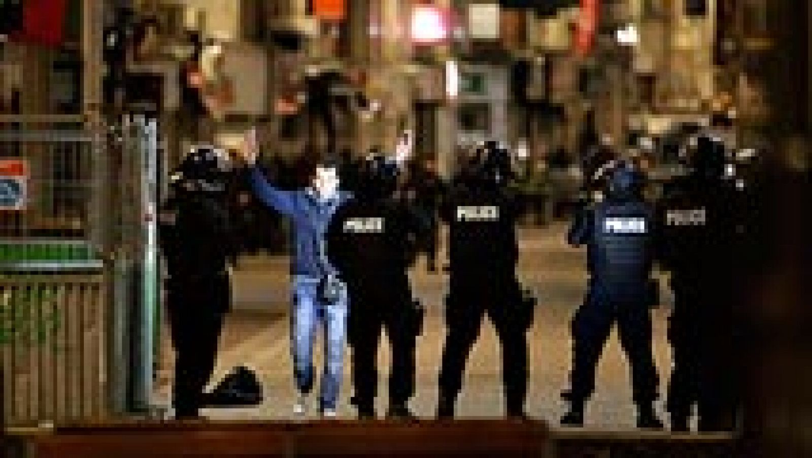 Telediario 1: Una operación en Saint-Denis contra el cerebro de los atentados de París deja dos terroristas muertos y ocho detenidos | RTVE Play