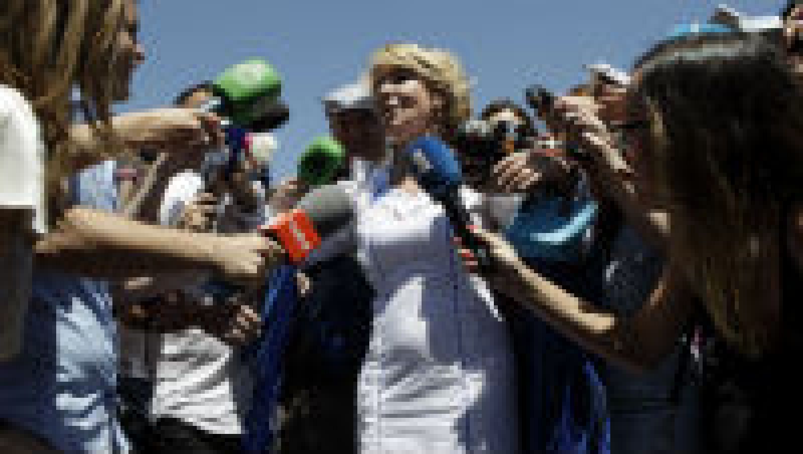 Esperanza Aguirre canta un fragmento de La verbena de la Paloma