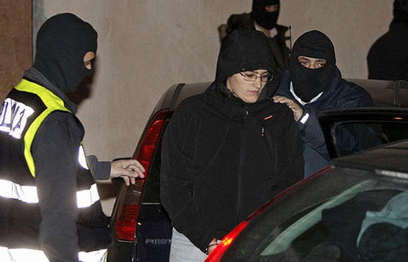 La Policía ha detenido en Pamplona a tres presuntos sospechosos de la 'kale borroka' en una operación dirigida por el juez Grande Marlaska. 