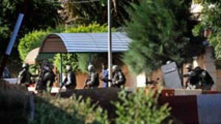Informativo 24h - Atentado en Mali: Al menos tres muertos en el asalto con 170 rehenes a un hotel de la capital de Bamako