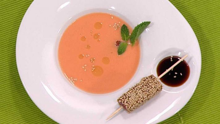 Gazpacho de fresón con atún