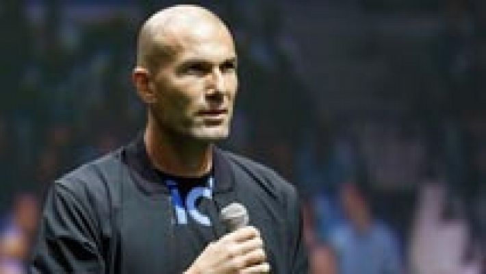 Zidane asegura que le falta "algo" para dirigir al primer equipo