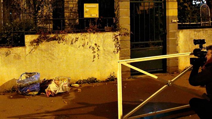 Telediario 1 - La policía de Francia ha encontrado un cinturón de explosivos al sur de París