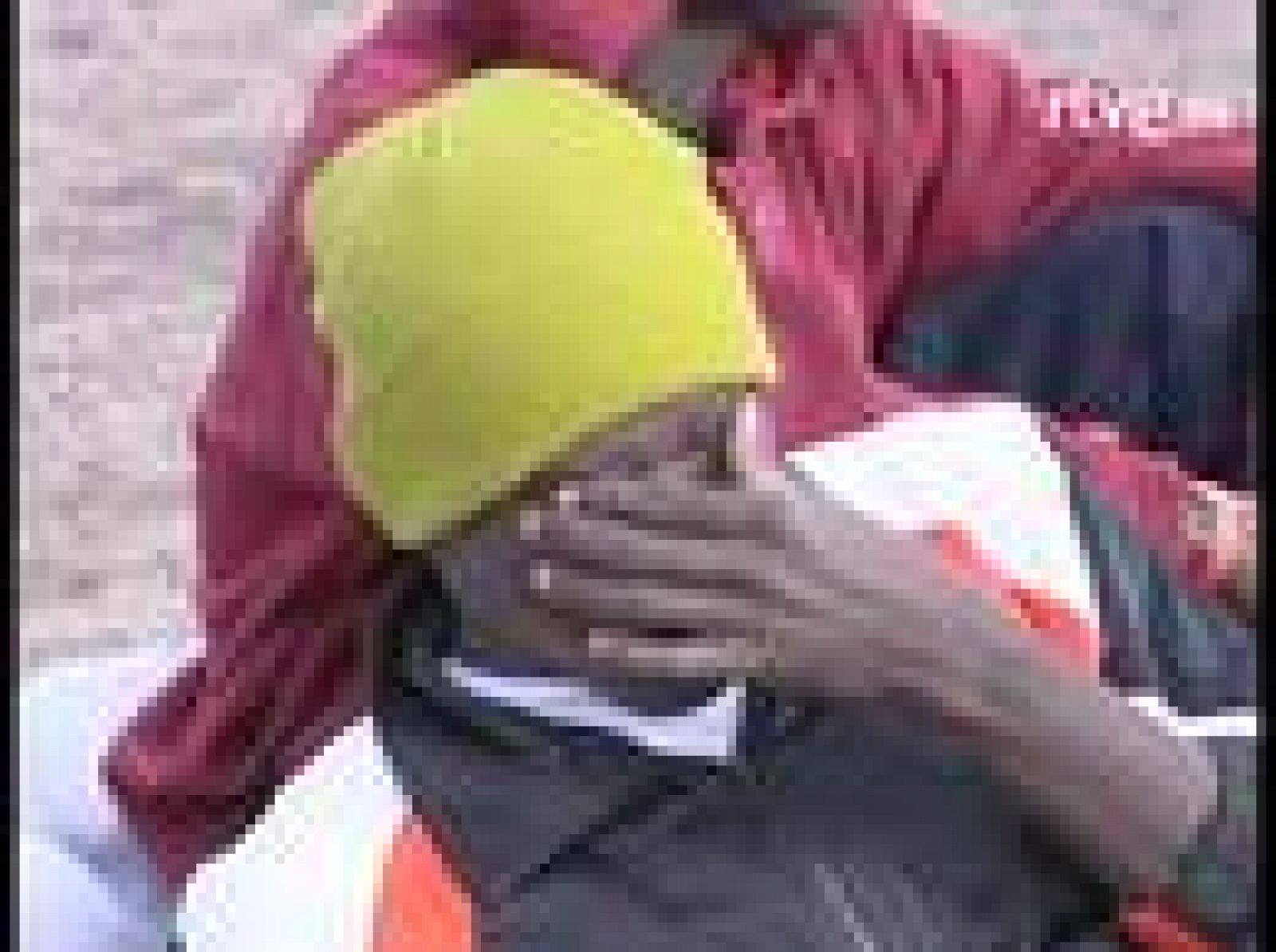 Hoy ha muerto uno de los inmigrantes que llegaron ayer en un cayuco a Canarias | Ver