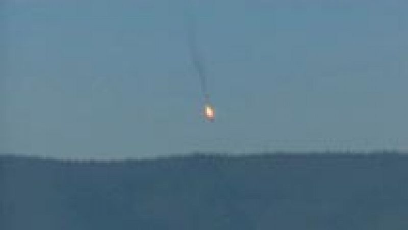 Turquía derriba un avión de combate ruso al que acusa de violar su espacio aéreo desde Siria
