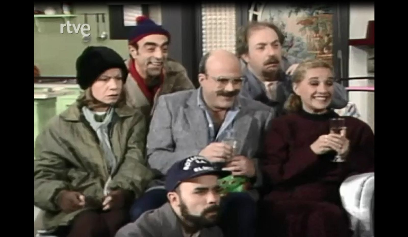 A L'est del Besòs: A l'est del Besòs - Capítol X: Gasos lacrimògens | RTVE Play