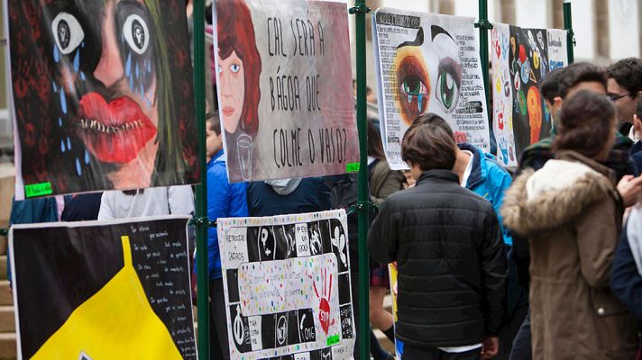 Telediario 1 - Actos contra la violencia de género en España