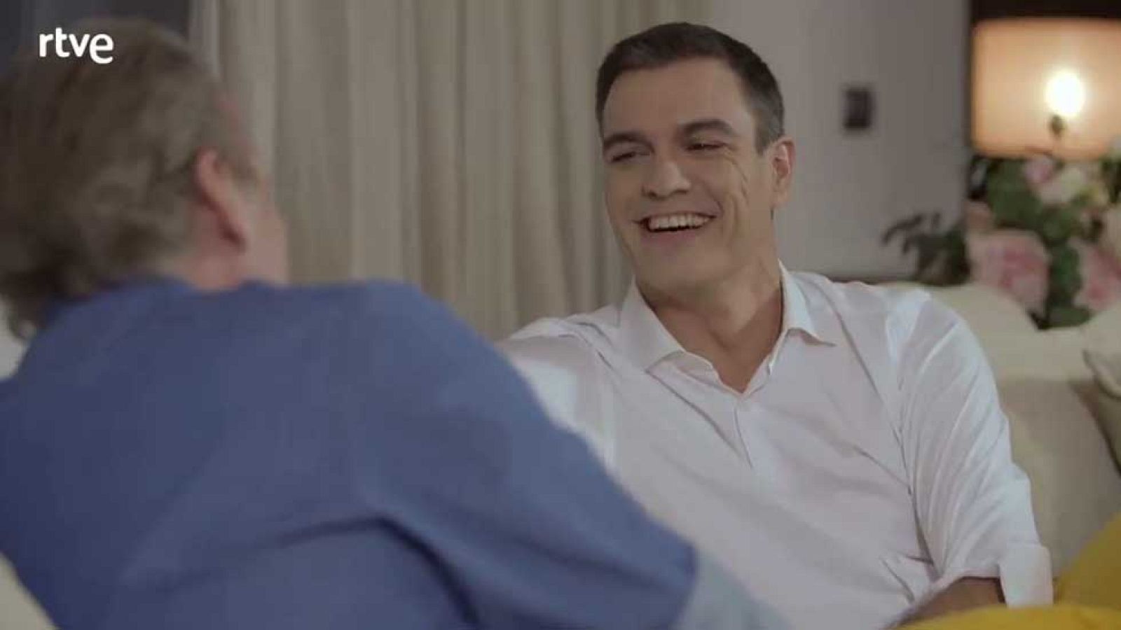 Pedro Sánchez ha revelado que cuando era adolescente iba con chándal y era un `breaker¿. "En aquella época estaban de moda las zapatillas con los cordones fluorescentes. 