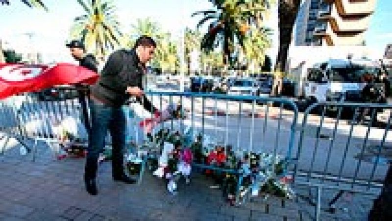 Túnez sigue en alerta un día después del atentado contra un autobús militar