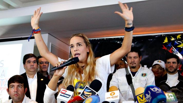 Telediario 1 - La esposa de Leopoldo López, Lilian Tintori, ha denunciado que intentan acabar con su vida: "Me quieren matar"