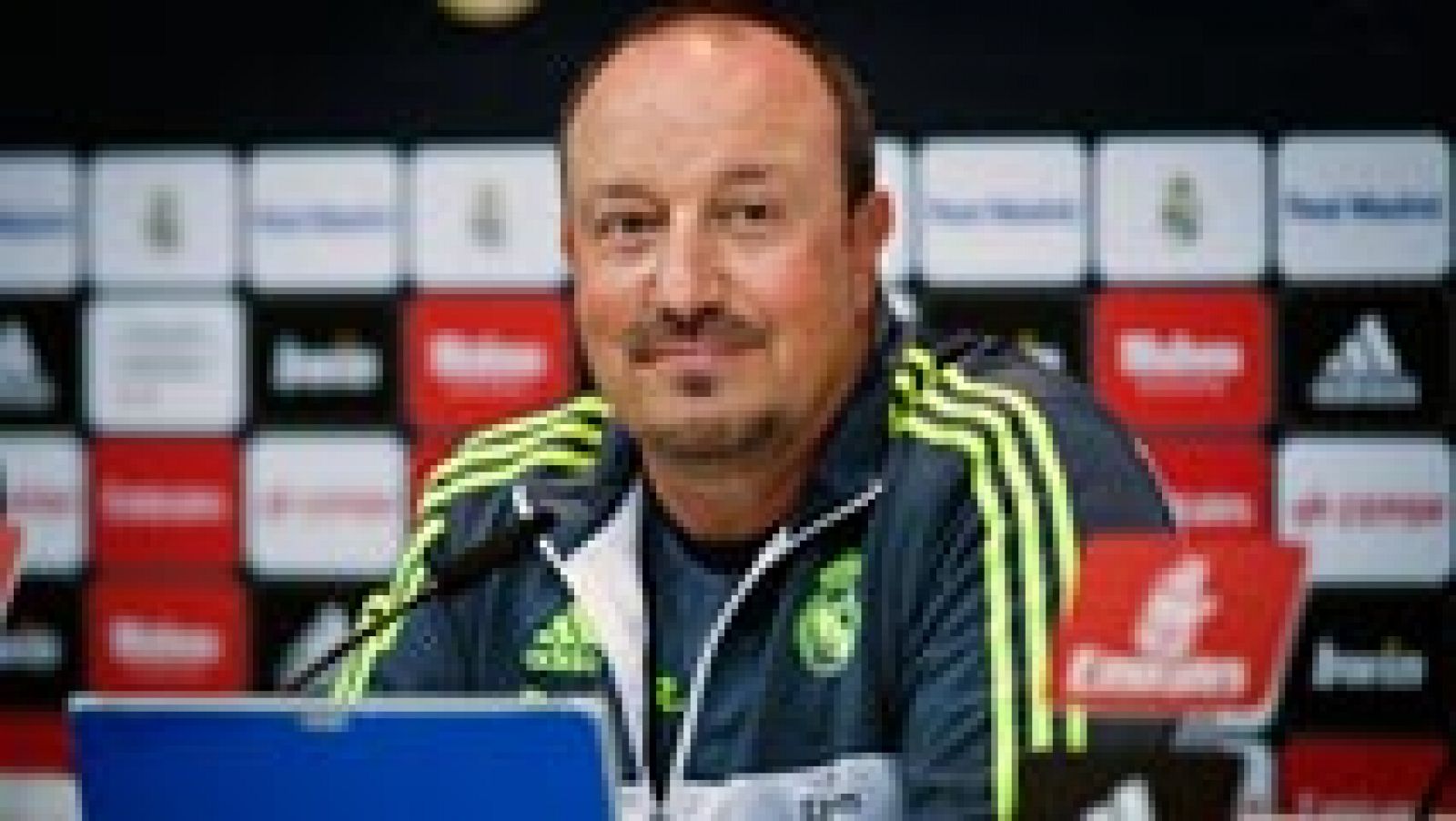 Benítez ve "centrado" a Benzema | Ver