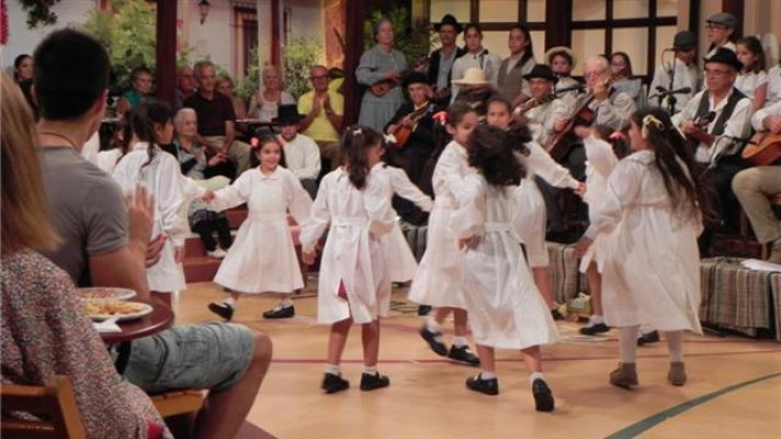 Tenderete - 29/11/2015 Con los niños de La Aldea y las parrandas de "La Aldea" y "El Perenquén".