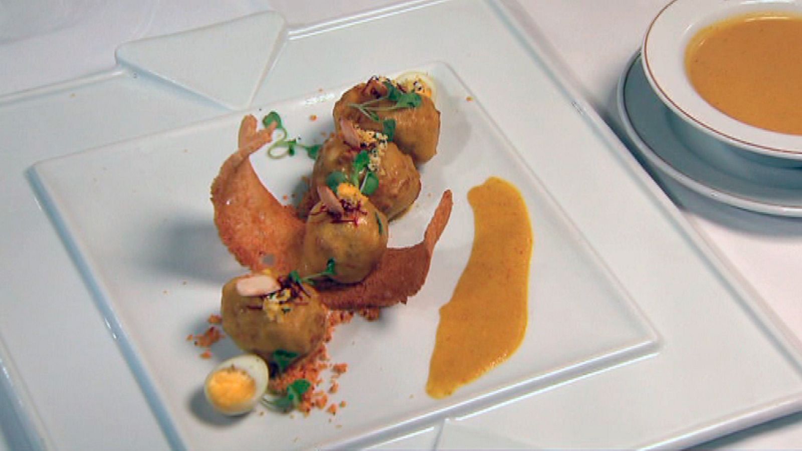 Albóndigas de gallina en pepitoria