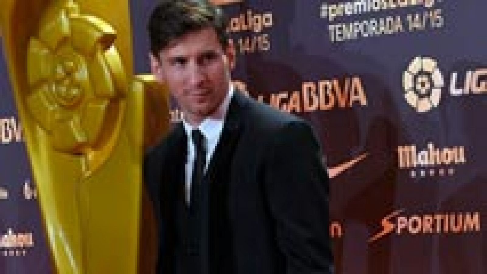 Telediario 1: Messi reina en los premios de la Liga | RTVE Play