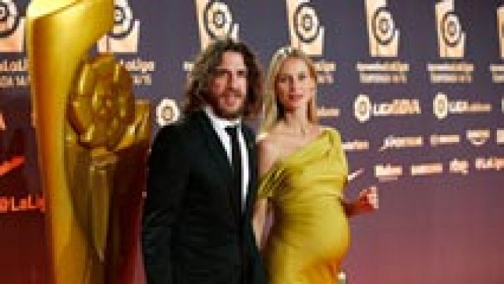 Telediario 1 - Deportistas, artistas y homenaje a Xavi en los Premios de la Liga