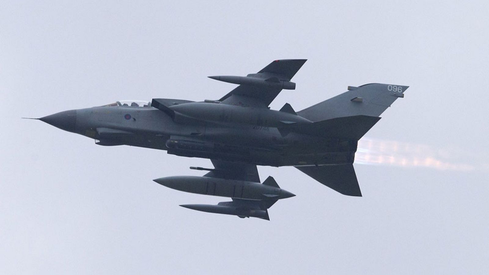 Cazas británicos bombardean objetivos del DAESH horas después de su aprobación por el Parlamento