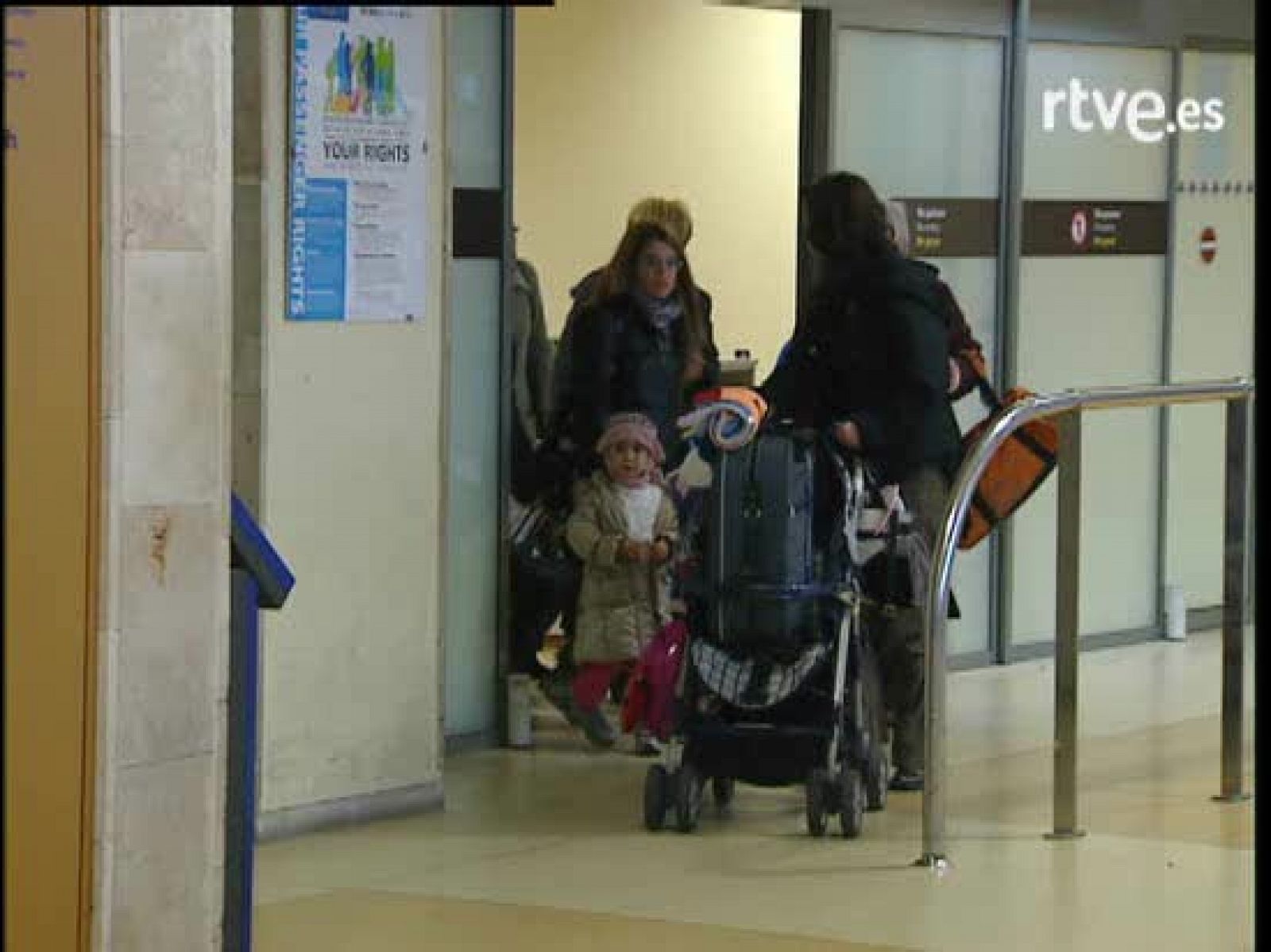 Comienza el regreso de los turistas bloqueados en Ciampino | Ver