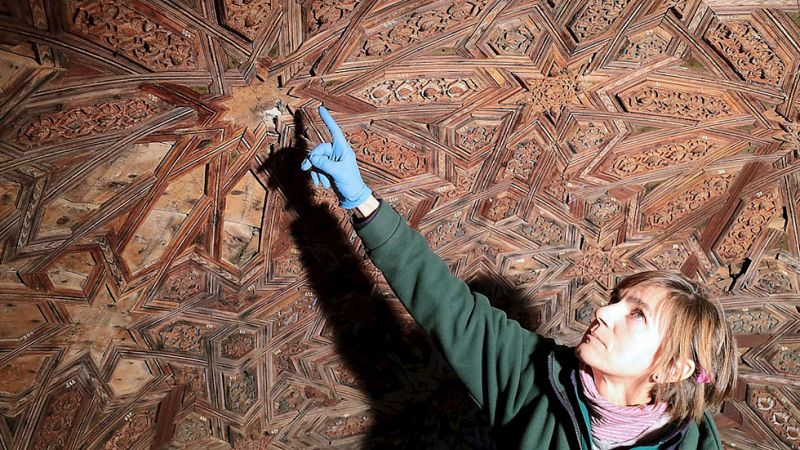 Localizados dibujos nazaríes en un templete del Patio de Los Leones de La Alhambra 