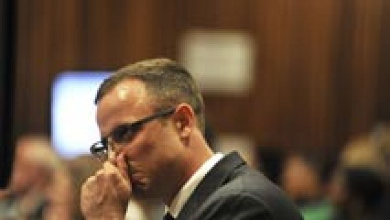 Pistorius es condenado por asesinato y volverá a prisión al menos 15 años