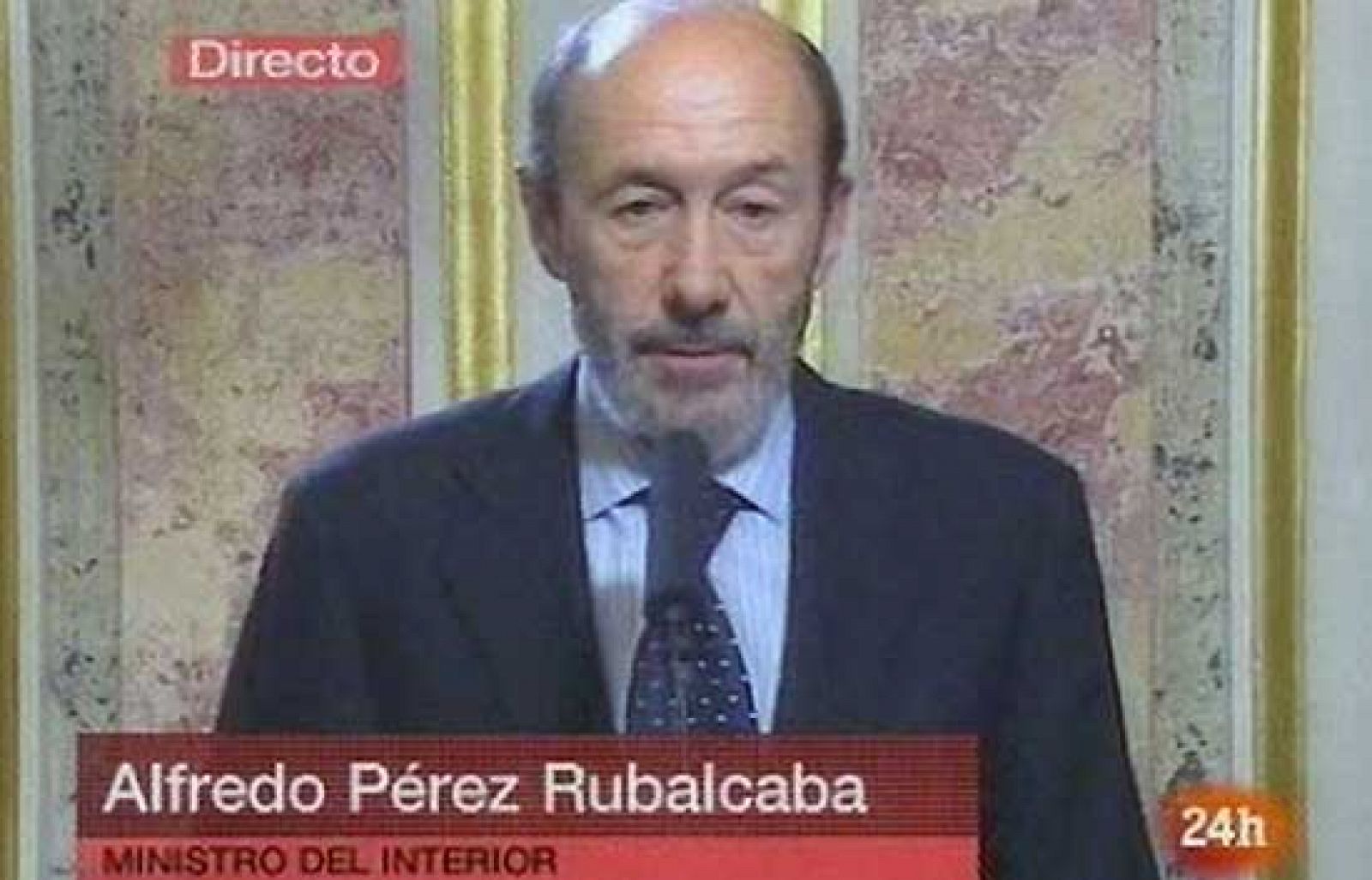 Rubalcaba comparece tras la detención de los dos etarras