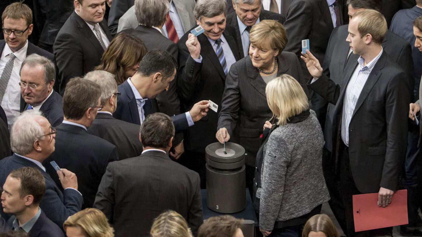 El Bundestag aprueba la misión militar alemana contra el Estado Islámico en Siria
