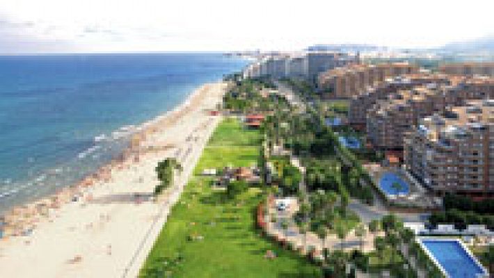 Telediario 1 - Este puente se viajará un 8% más que en 2014