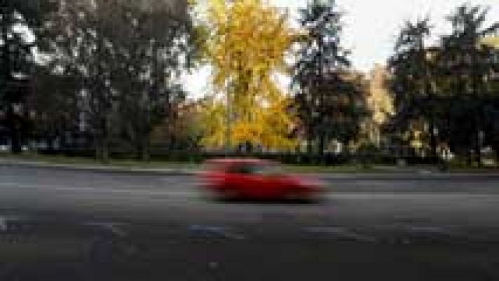 Telediario 1 - El acceso de coches a Madrid se podría restringir este lunes