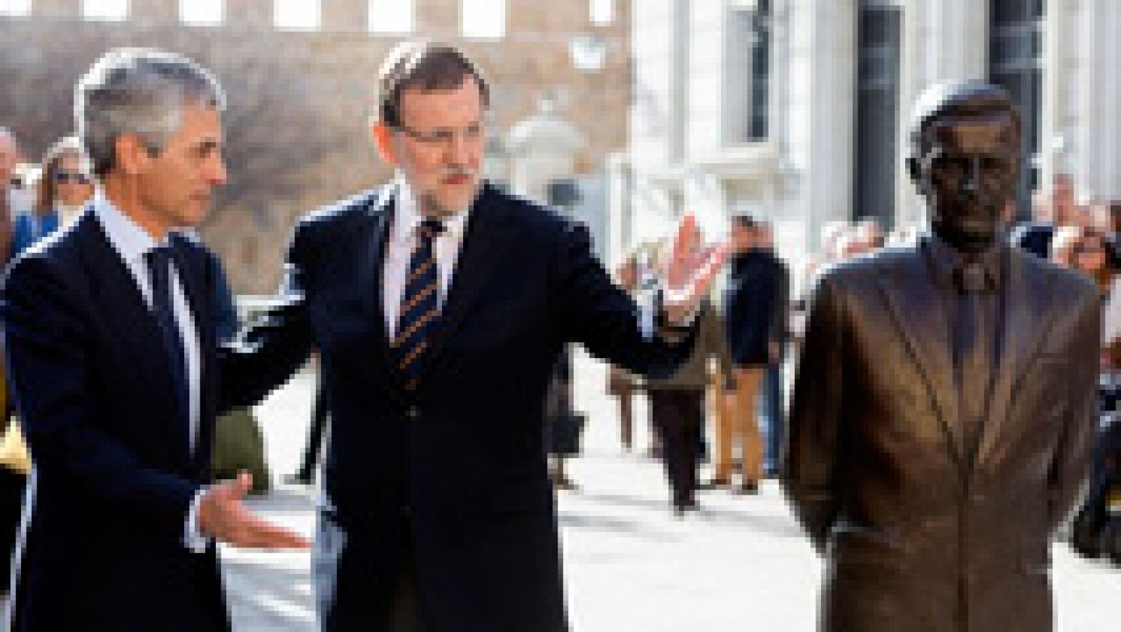 Rajoy evoca la figura de Suárez y Sánchez propone un pacto a Podemos y C's si gana | Ver