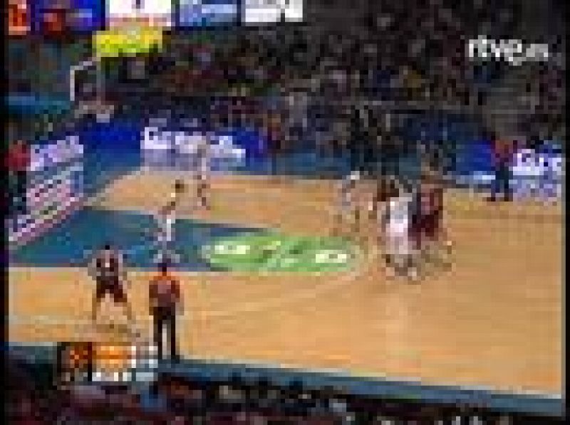 El Tau cae en casa ante la Lottomatica de Roma por 90-93 en el cuarto partido de la Euroliga. Los vitorianos estuvieron a punto de remontar, pero al final se quedaron a las puertas 